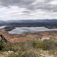 Photo de France - Le Cirque de Mourèze et le Lac du Salagou